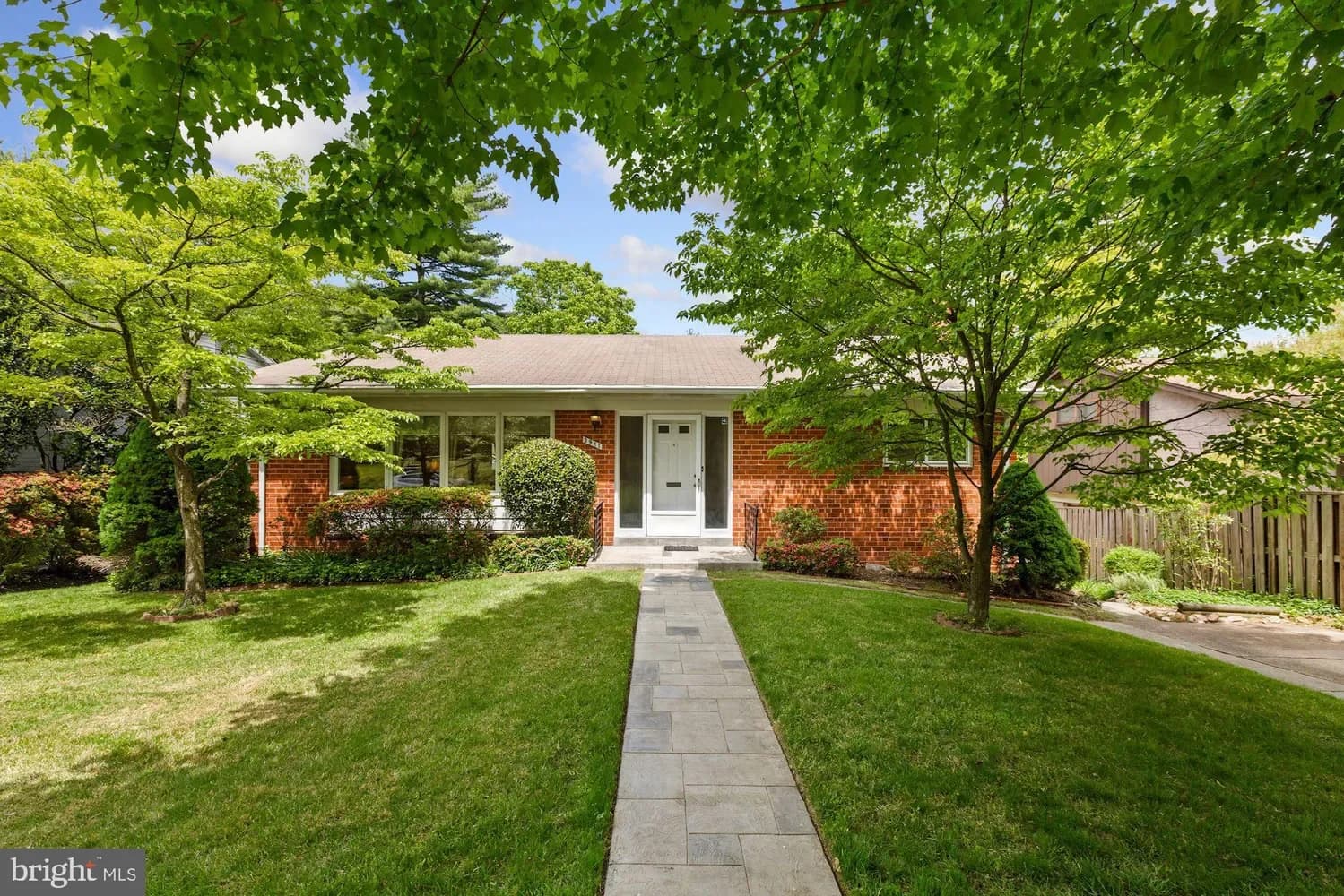 3911 Montrose Driveway